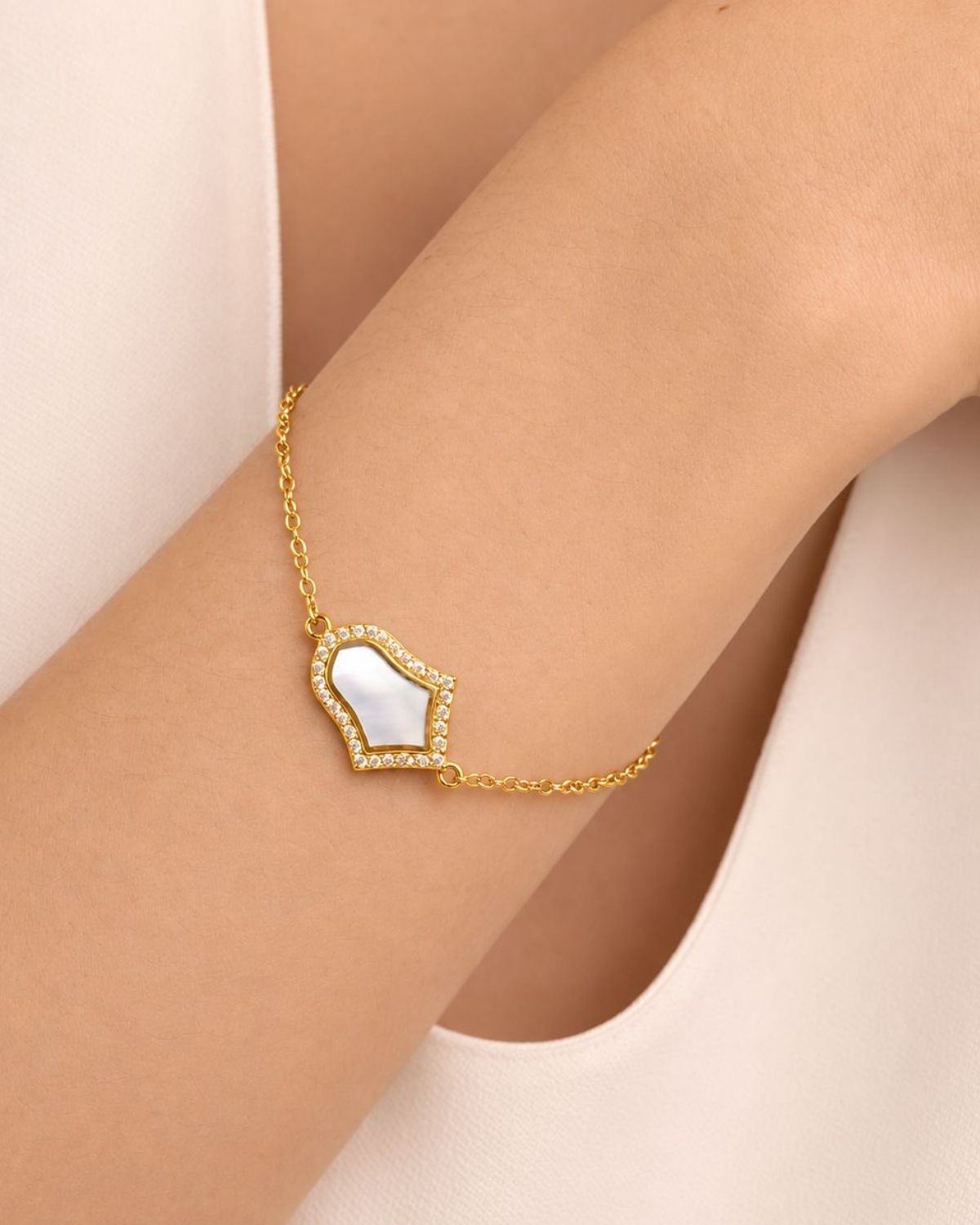 Steppe Tulip Double-Sided Bracelet | Mother of Pearl | Yellow Gold