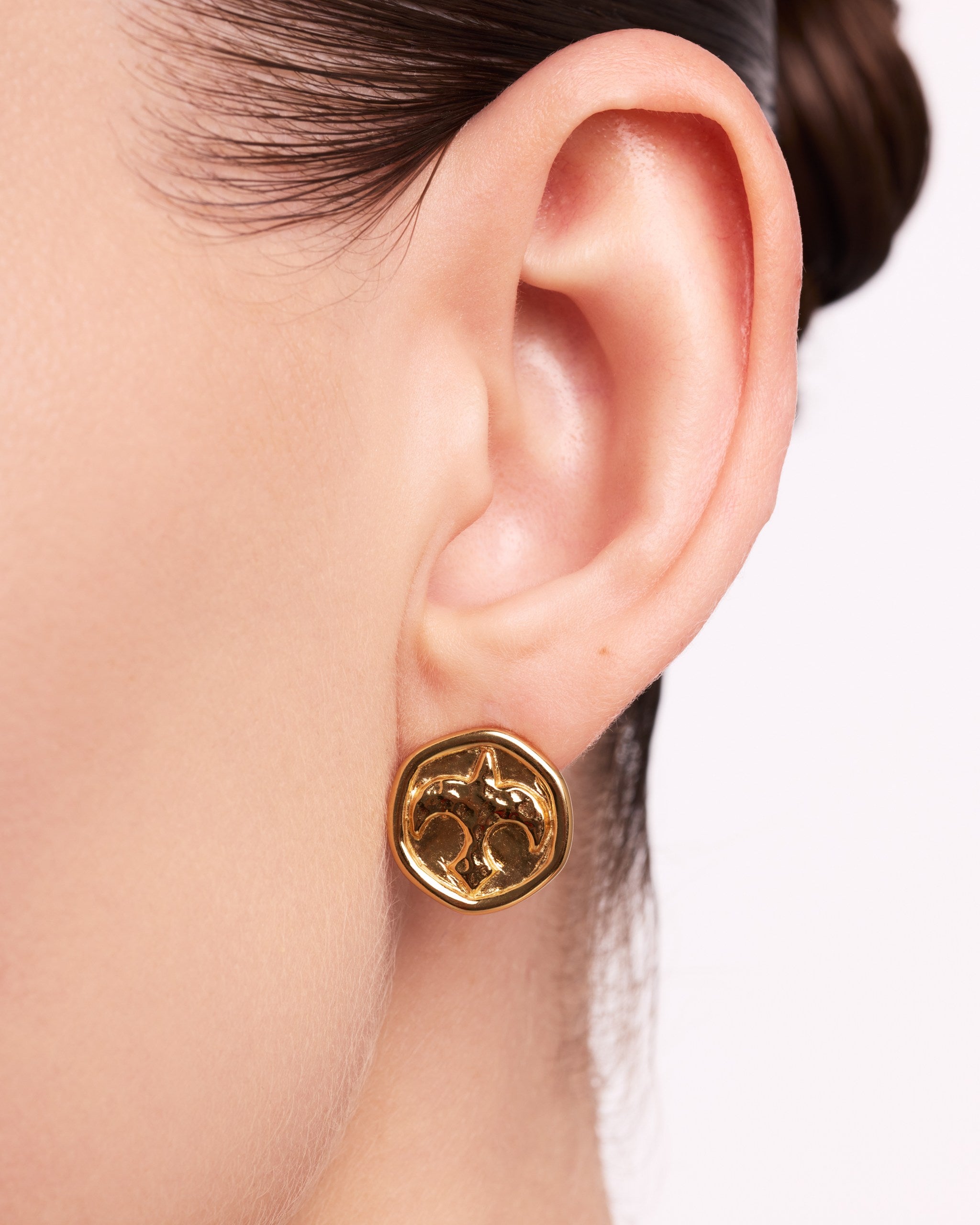 Antique Bird Clip-On Earrings | Yellow Gold