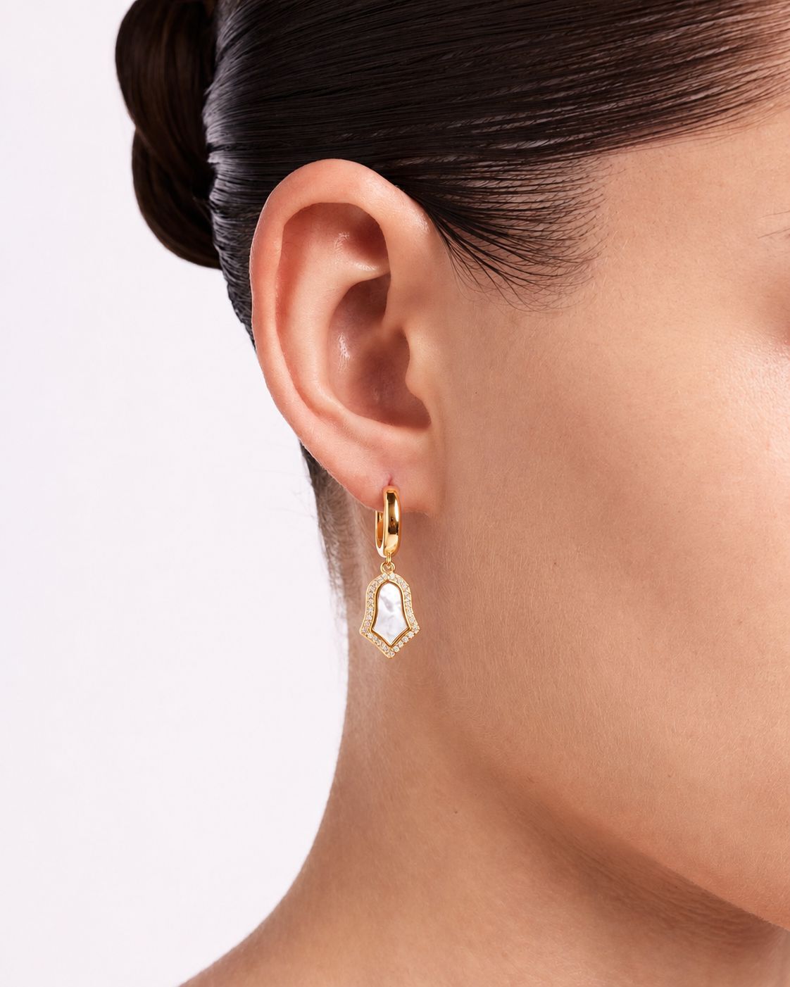 Steppe Tulip Hoop Double-Sided Earrings | Mother of Pearl | Yellow Gold